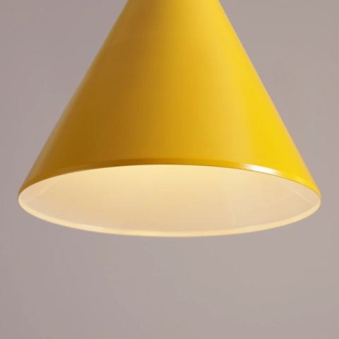 lampa wisząca w kształcie stożka FORM MUSTARD