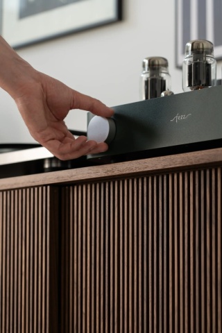 TONN 150 Szafka pod Gramofon i Płyty Winylowe Drewno Orzechowe