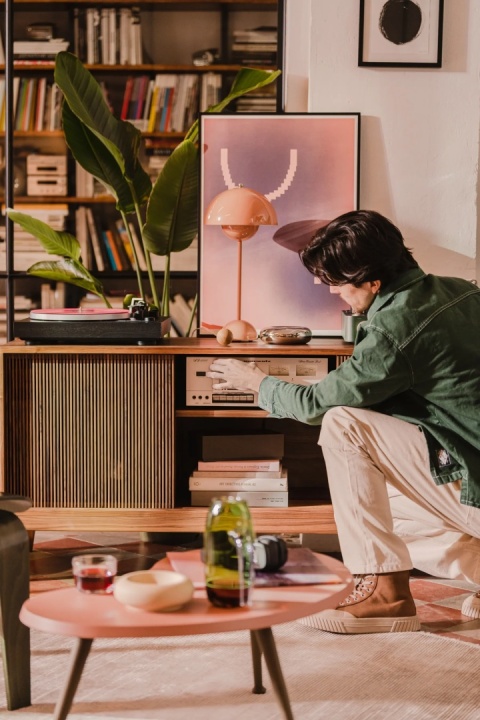 TONN 150 Szafka pod Gramofon i Płyty Winylowe Drewno Orzechowe